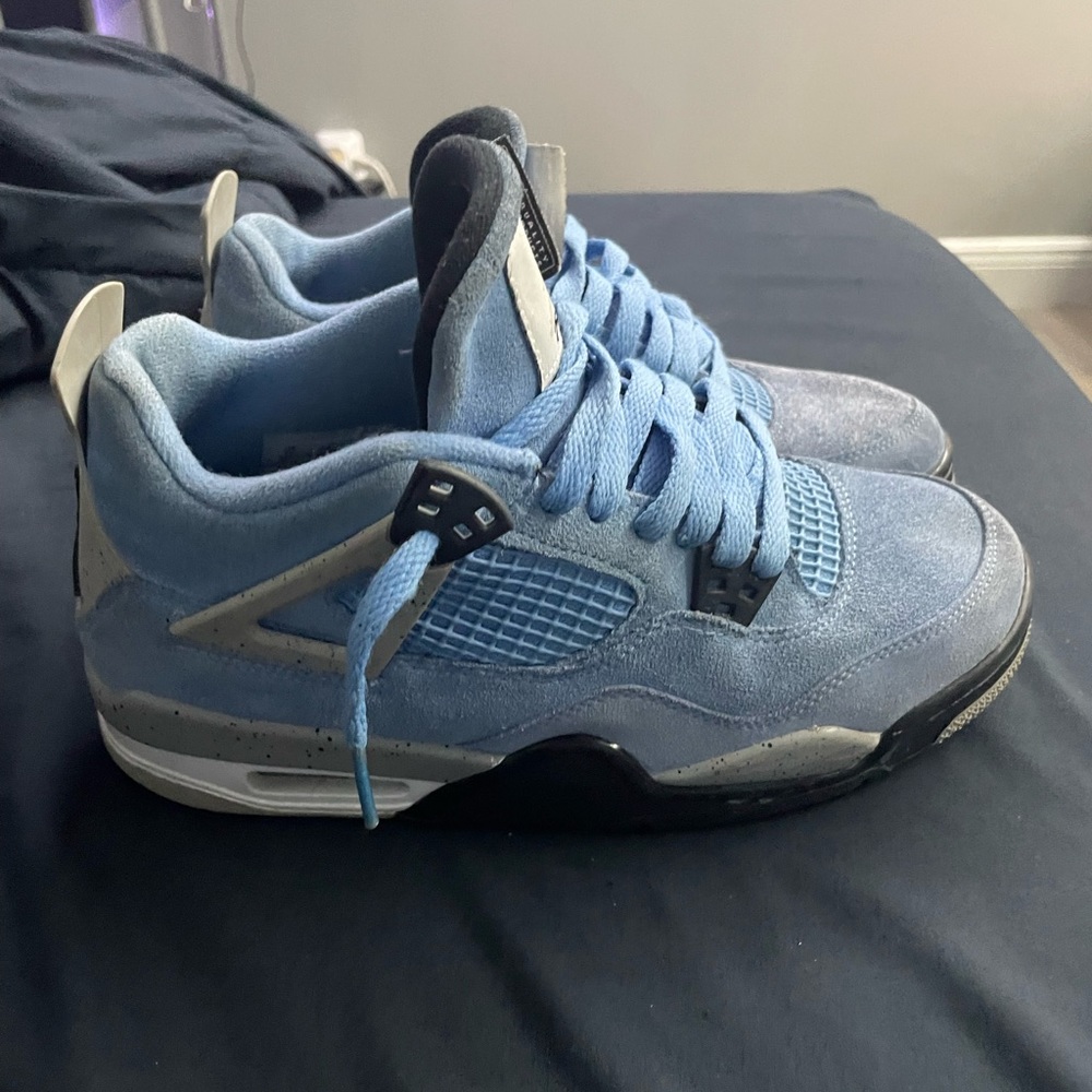 Jordan 4 University Blue